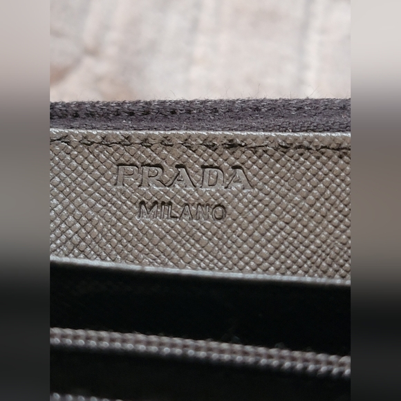 Authentic Prada Saffiano Leather Wallet - Picture 4 of 12